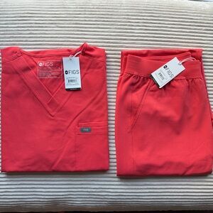 FIGS Men’s Scrub Top + Pants